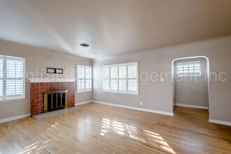 1004 El Rancho Dr in Bakersfield, CA - Building Photo - Building Photo