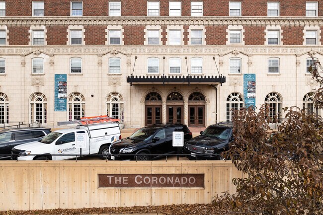 Coronado Place and Towers in St. Louis, MO - Building Photo - Building Photo