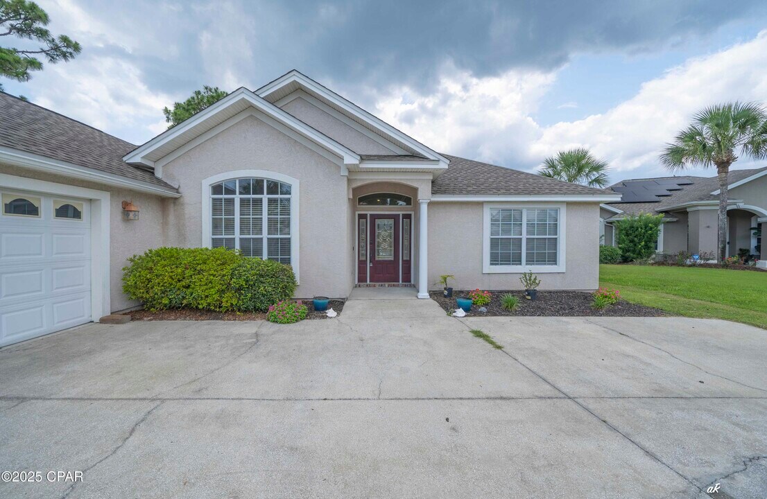 415 Hidden Island Dr in Panama City Beach, FL - Building Photo
