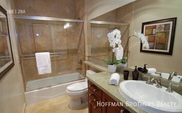 11848 Kiowa Ave in Los Angeles, CA - Foto de edificio - Building Photo