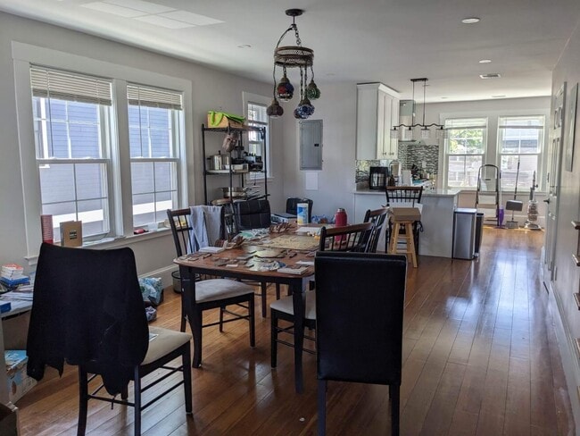 318 Concord Ave, Unit NA in Cambridge, MA - Foto de edificio - Building Photo