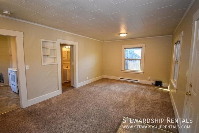 1841 Kincaid St in Eugene, OR - Building Photo - Building Photo