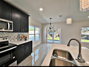 12 E Murphy St in Davenport, FL - Building Photo - Building Photo