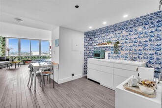 1100 West Ave in Miami Beach, FL - Building Photo - Building Photo