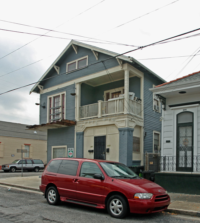 1300-1302 Ursulines Ave in New Orleans, LA - Foto de edificio - Building Photo