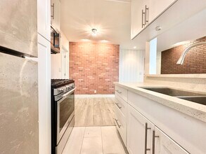 1315 N June St in Los Angeles, CA - Building Photo - Building Photo