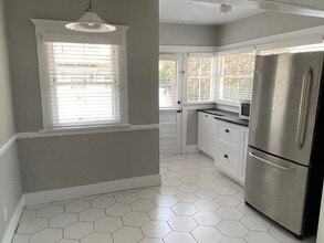 128 W Brookdale Pl in Fullerton, CA - Building Photo - Building Photo