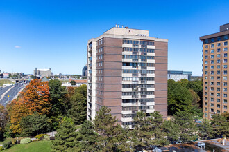 The Wilshire in Toronto, ON - Building Photo - Building Photo