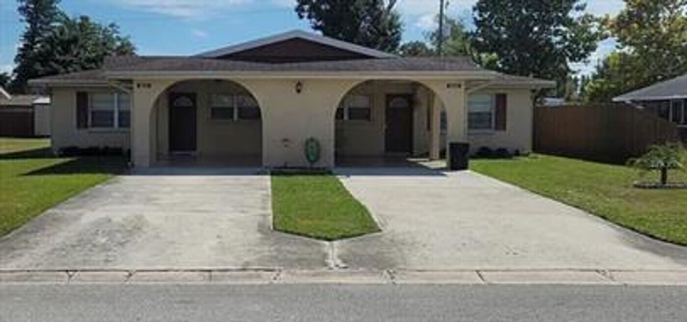 5633 23rd St W in Bradenton, FL - Building Photo