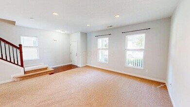 5597 Lantos Rd in Dublin, OH - Foto de edificio - Building Photo