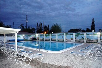 4355 Tahitian Gardens Cir in Holiday, FL - Building Photo - Building Photo