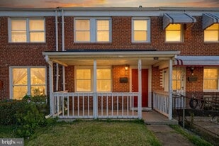 7834 St Claire Ln in Dundalk, MD - Building Photo