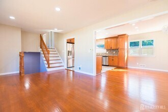 24 Rieder Rd in Edison, NJ - Building Photo - Building Photo