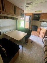 728 S Shanks St in Clute, TX - Building Photo - Building Photo