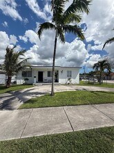 2445 SW 90th Ave in Miami, FL - Building Photo - Building Photo