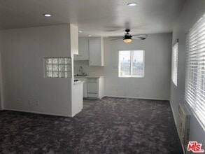 744 Pier Ave in Santa Monica, CA - Building Photo - Building Photo