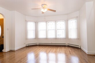 2936 N Neenah Ave in Chicago, IL - Building Photo - Building Photo
