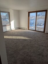 2315 E Peter St in Appleton, WI - Foto de edificio - Building Photo