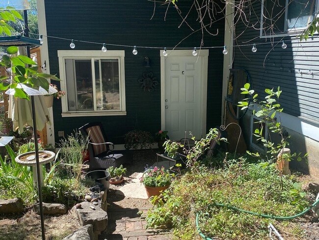 1031 NW Portland Ave, Unit C in Bend, OR - Building Photo - Building Photo