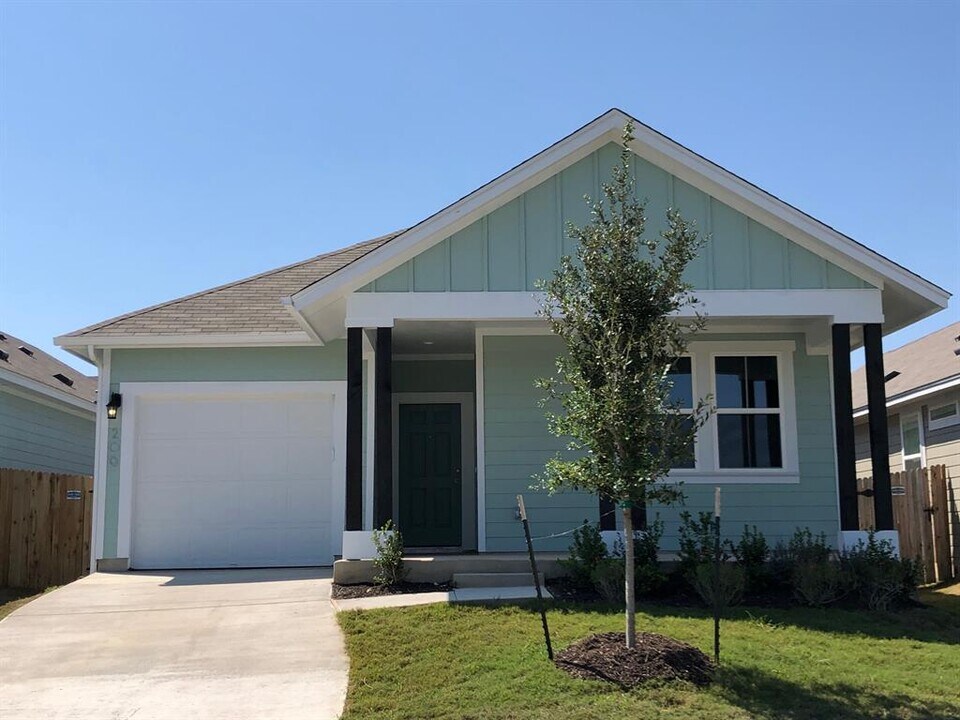 209 Pitchfork Dr in Leander, TX - Building Photo