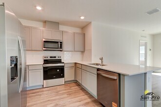 982 Commons Way in Port Orange, FL - Building Photo - Building Photo