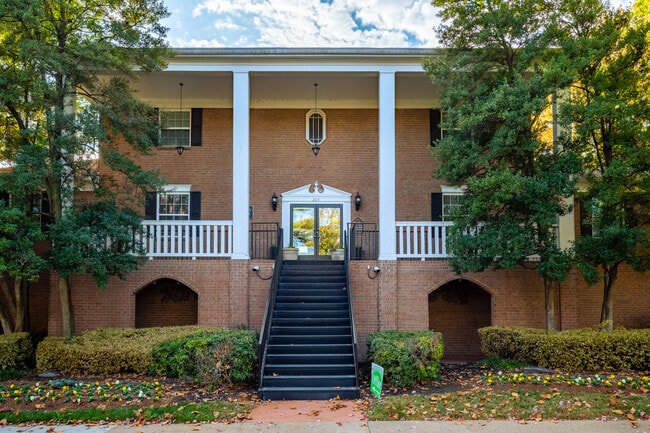 British Woods Apartments in Nashville, TN - Foto de edificio - Building Photo