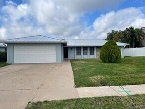2601 W Carandis Rd in West Palm Beach, FL - Building Photo - Building Photo