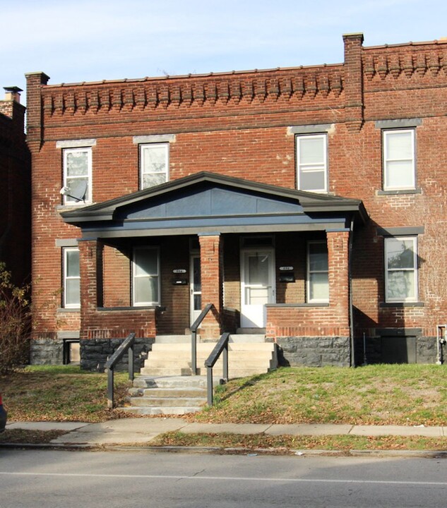 684 E Whittier St in Columbus, OH - Building Photo