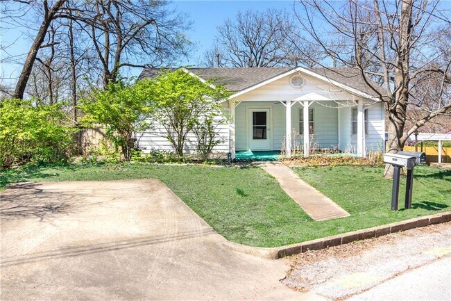 583 N Assembly Dr in Fayetteville, AR - Building Photo - Building Photo