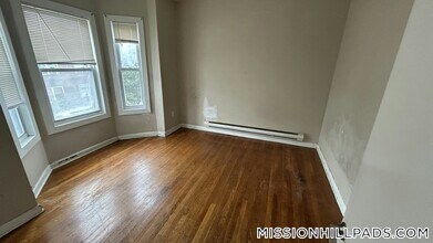 121 George St, Unit 2 in Boston, MA - Building Photo - Building Photo