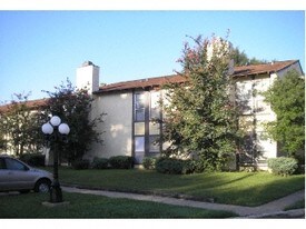 Centrum in Shreveport, LA - Building Photo