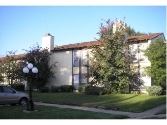 Centrum in Shreveport, LA - Building Photo