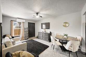 3705 Bremond St in Houston, TX - Foto de edificio - Building Photo