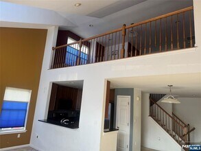 125 Riverwalk Way, Unit B014 in Clifton, NJ - Building Photo - Building Photo