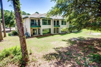 1940 Bluewater Blvd in Niceville, FL - Building Photo - Building Photo