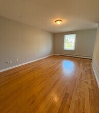 14 Elizabeth St in Branford, CT - Building Photo - Building Photo