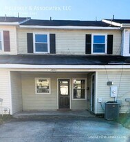 4303 Worthing Ln in Chesapeake, VA - Building Photo