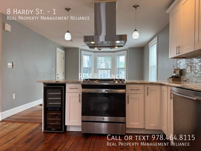 8 Hardy St in Beverly, MA - Building Photo - Building Photo