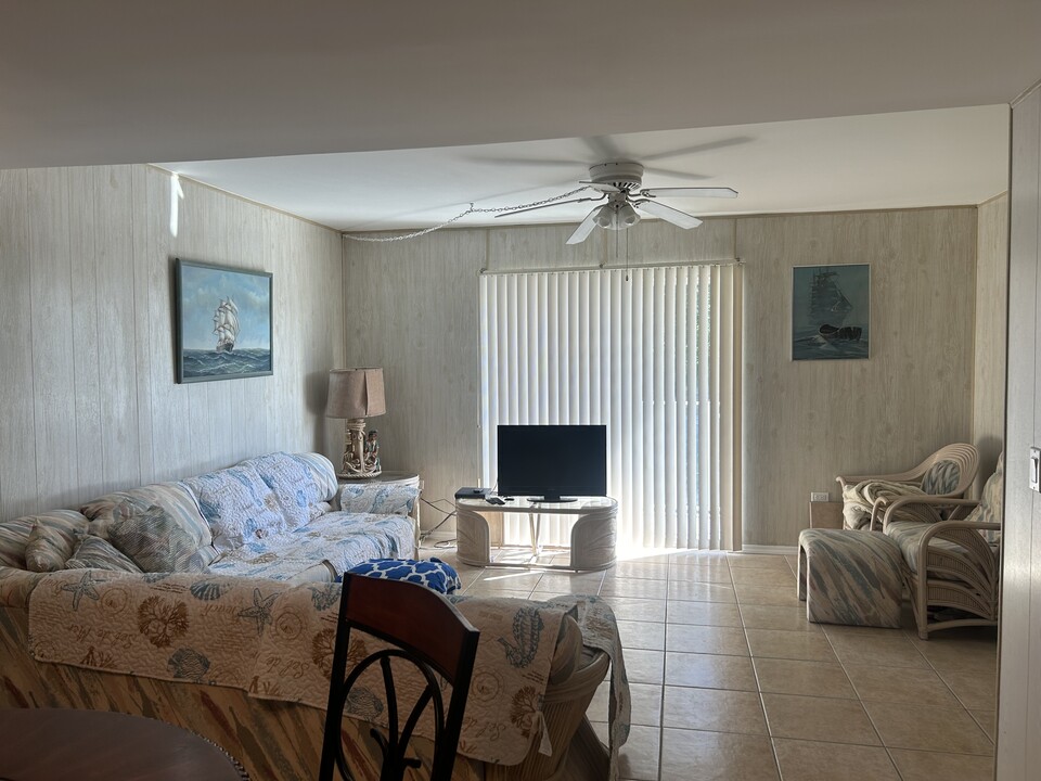 300 Ocean Dr, Unit 23 in Key Largo, FL - Building Photo