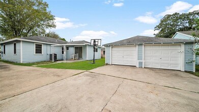 503 Lake Rd in La Marque, TX - Foto de edificio - Building Photo
