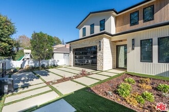 4708 Noble Ave in Los Angeles, CA - Building Photo - Building Photo