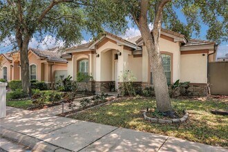 21 E Thornhill Ave in McAllen, TX - Building Photo - Building Photo