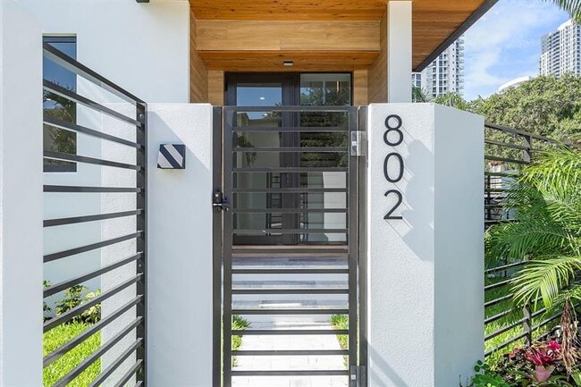 802 NE 2nd St in Fort Lauderdale, FL - Building Photo - Building Photo