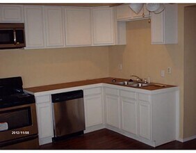 108 W 5th St in Fayetteville, AR - Building Photo - Building Photo