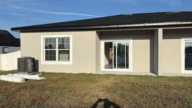 833 Colville Dr in Poinciana, FL - Foto de edificio - Building Photo