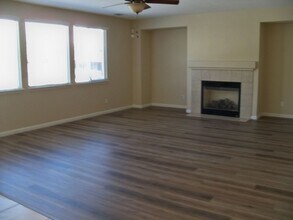 2801 Amir Dr in Modesto, CA - Building Photo - Building Photo