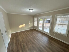 3437 Walnut Grove Rd in Memphis, TN - Building Photo - Building Photo