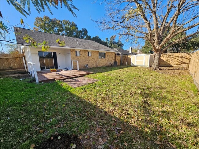 16226 Villaret Dr in Houston, TX - Building Photo - Building Photo
