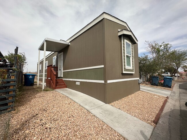 property at 543 N Lamb Blvd