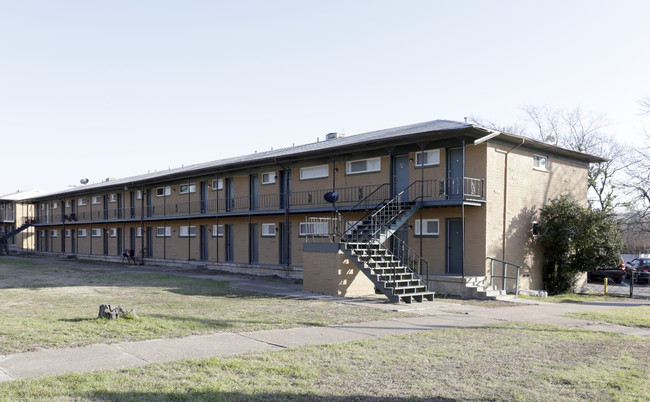 Oakridge Apartments in Dallas, TX - Building Photo - Building Photo